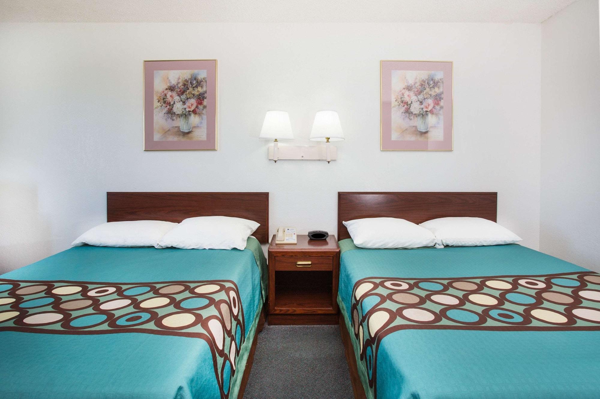 Super 8 By Wyndham Limon Hotel Buitenkant foto