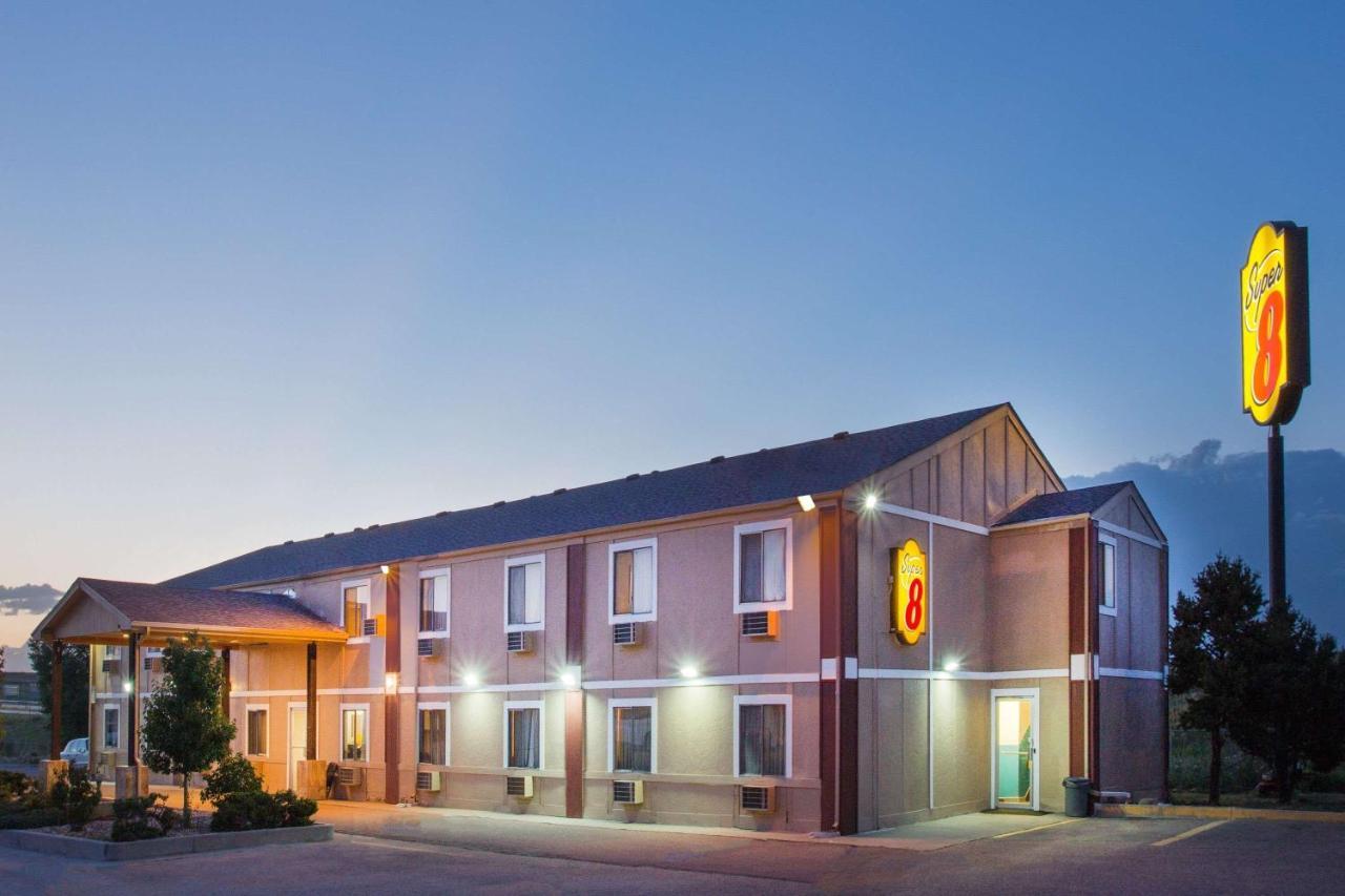 Super 8 By Wyndham Limon Hotel Buitenkant foto