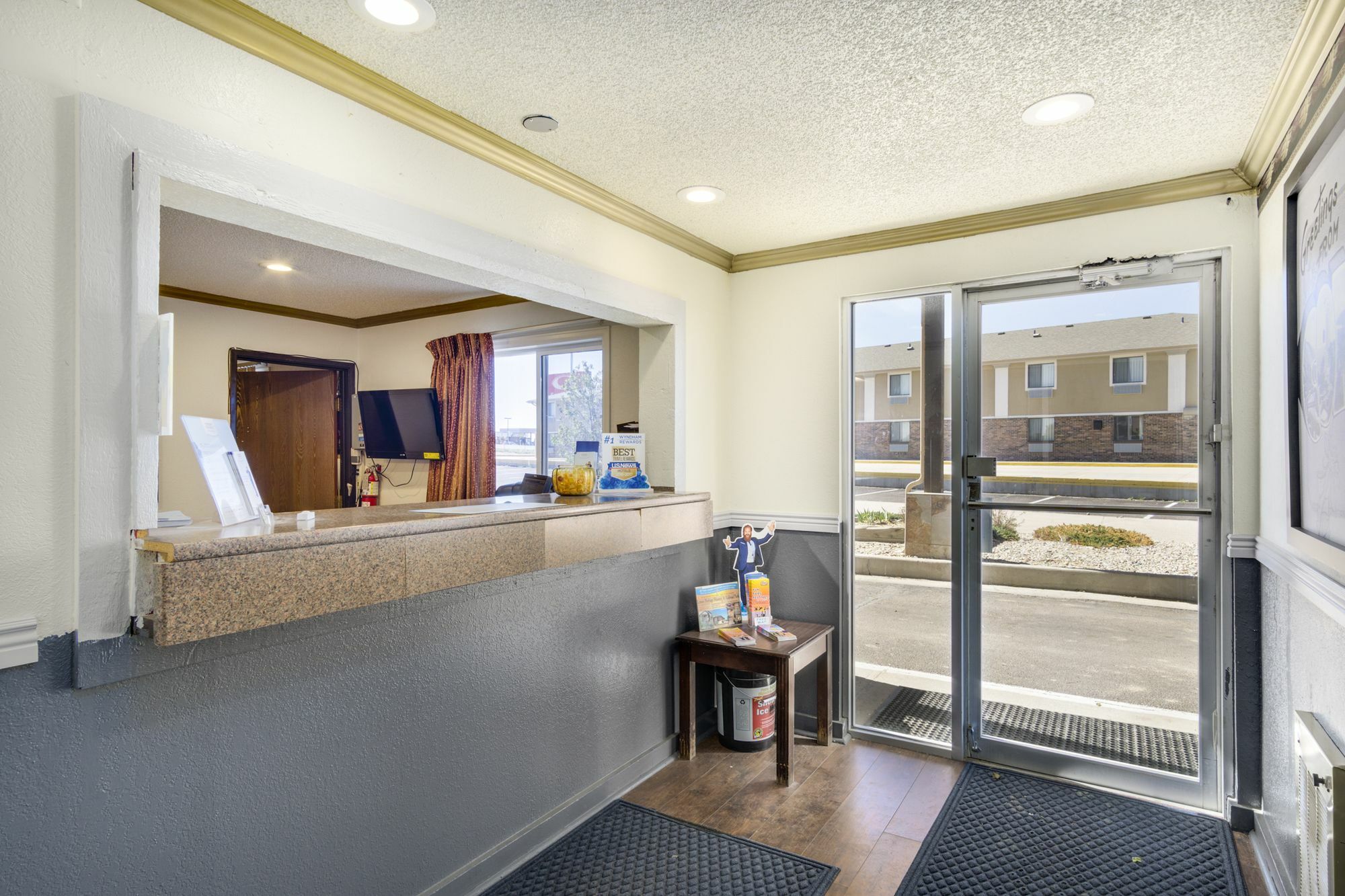 Super 8 By Wyndham Limon Hotel Buitenkant foto